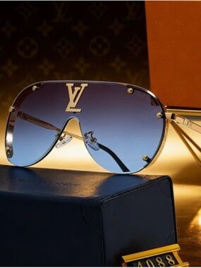 Dark shades unisex Shield Sunglasses with Gold LV Logo